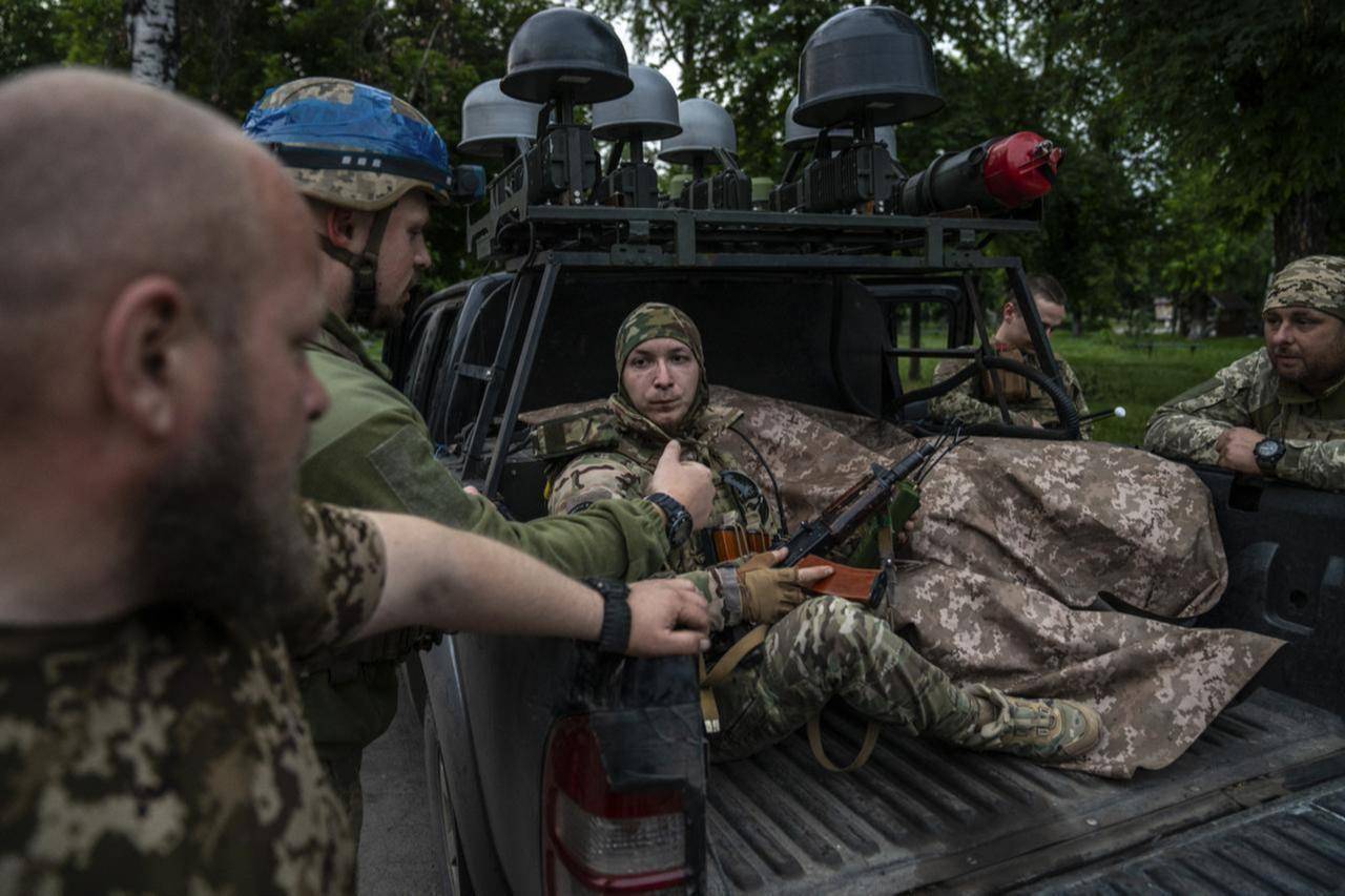 瞒不住了<strong></p>
<p>通化金马股票</strong>，红军城9000乌军被围，乌前防长：再不投降就是全线溃败