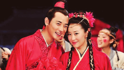 考古|苗圃被称内娱无代餐!巅峰期隐退嫁大19岁富商<strong></p>
<p>通化金马股票</strong>,如今儿女双全成人生赢家