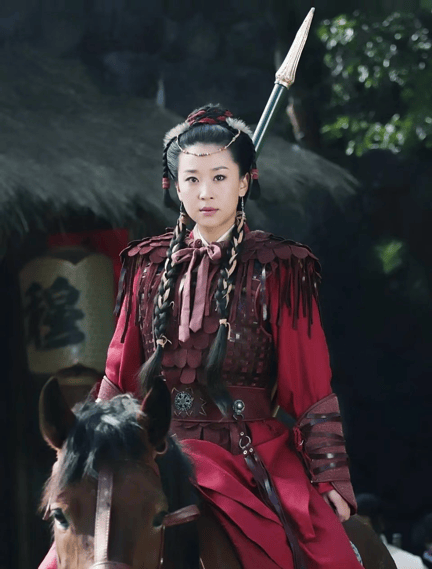 考古|苗圃被称内娱无代餐!巅峰期隐退嫁大19岁富商<strong></p>
<p>通化金马股票</strong>,如今儿女双全成人生赢家