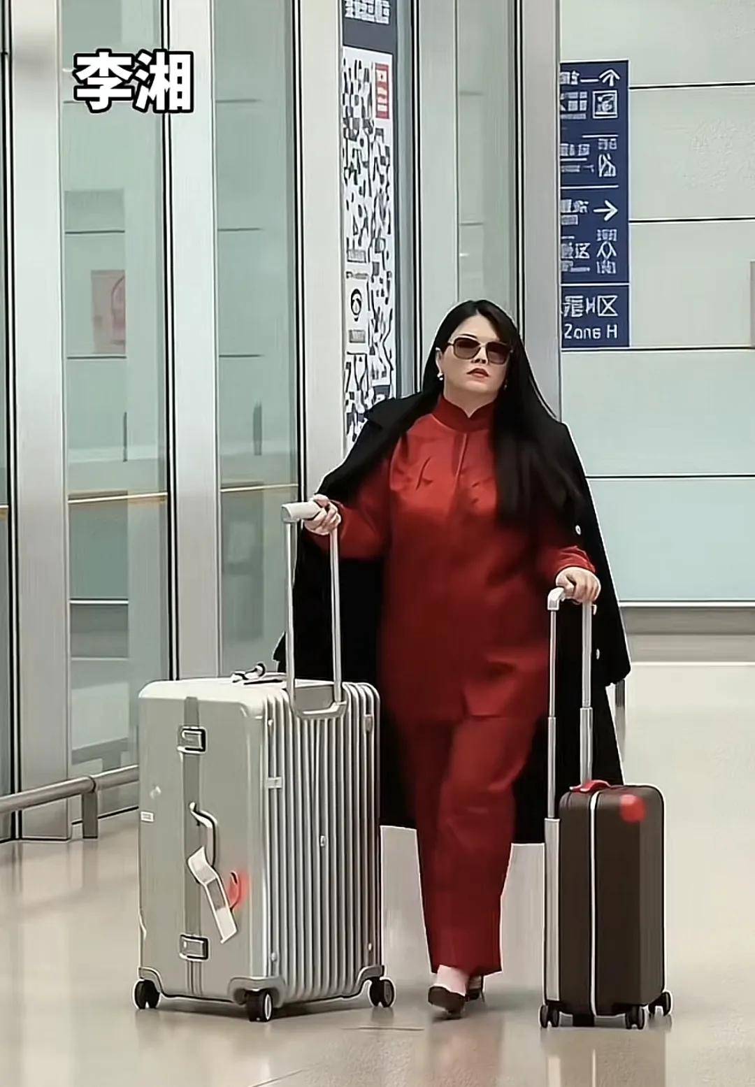 李湘气得翻出了瘦瘦的照片……她年轻时确实是仙女啊<strong></p>
<p>通化金马股票</strong>！