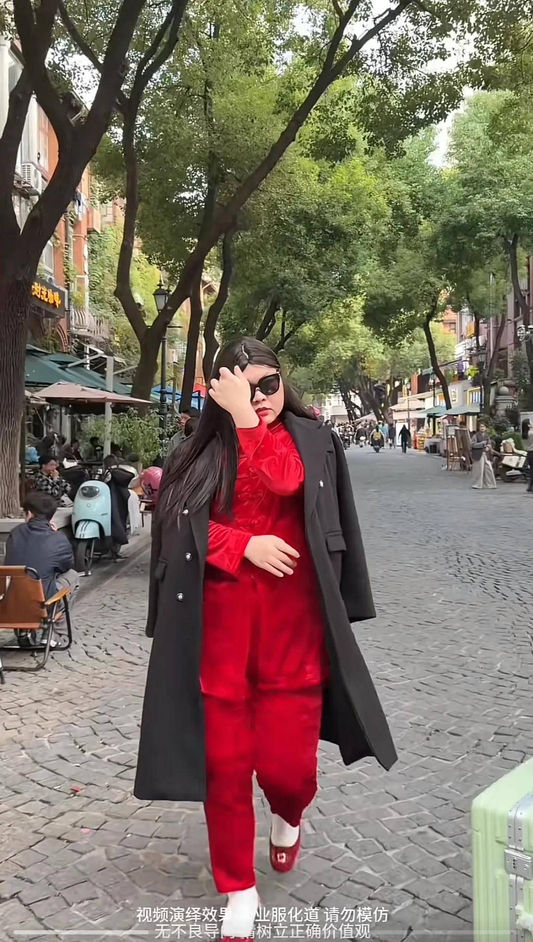 李湘气得翻出了瘦瘦的照片……她年轻时确实是仙女啊<strong></p>
<p>通化金马股票</strong>！