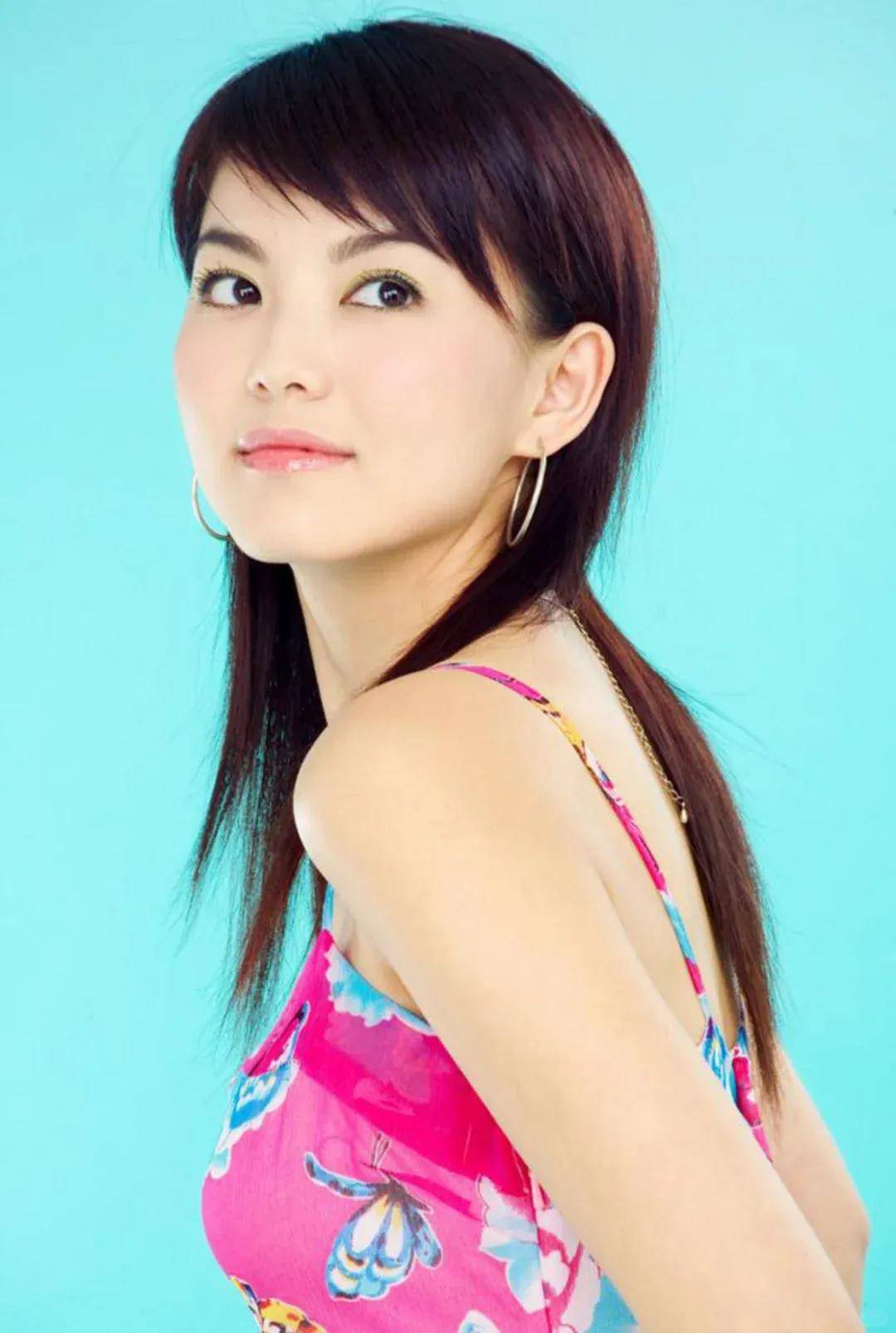 李湘气得翻出了瘦瘦的照片……她年轻时确实是仙女啊<strong></p>
<p>通化金马股票</strong>！