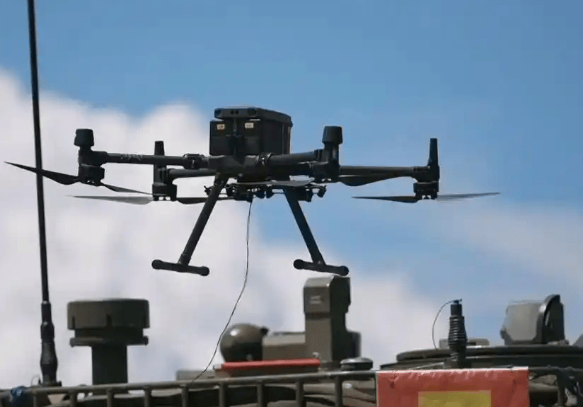 解放军“机器狼”投入台海<strong></p>
<p>燕京啤酒股票</strong>，集群抢滩动作丝滑