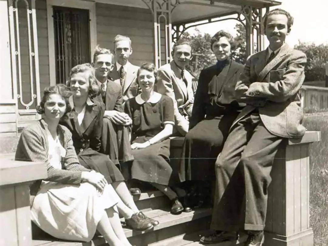 失踪百年的欧洲王室诅咒之钻重现<strong></p>
<p>美邦服饰股票</strong>，背后藏着一位忠贞皇后的惊人布局