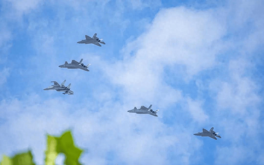 高市早苗通知全球<strong></p>
<p>中京电子股票</strong>，不撤回涉台言论，话音刚落，解放军攻击11亮相