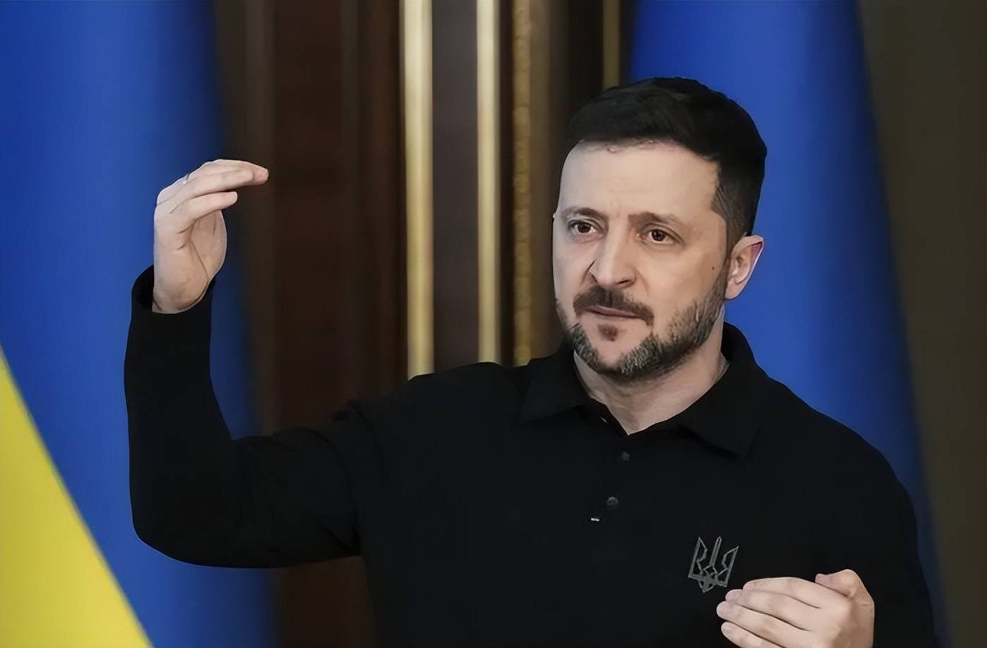 专访中途两度断电成笑柄!泽连斯基宣称乌克兰将胜利<strong></p>
<p>中京电子股票</strong>,实则美军撤离援乌弹药缺口达 40%?