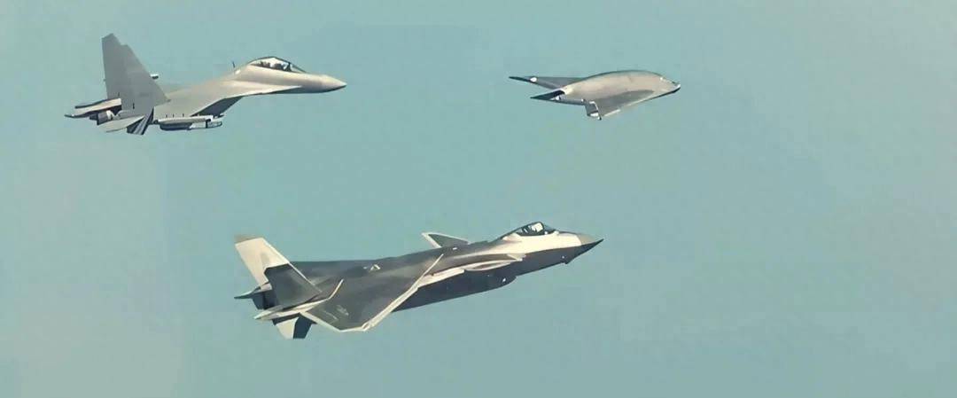 代号“玄龙”！攻击-11官宣服役<strong></p>
<p>沃森生物股票</strong>，与歼-20、歼-16编队飞行