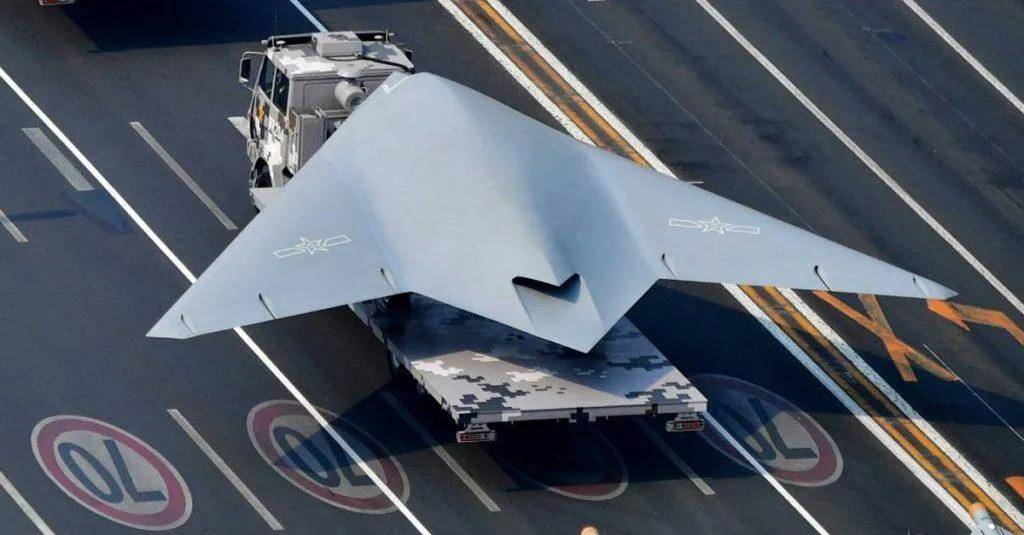 代号“玄龙”！攻击-11官宣服役<strong></p>
<p>沃森生物股票</strong>，与歼-20、歼-16编队飞行