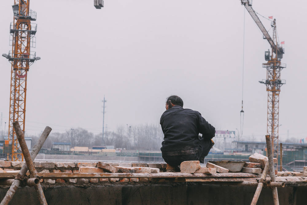 社保补缴最后时限 打工子女和农村父母争吵