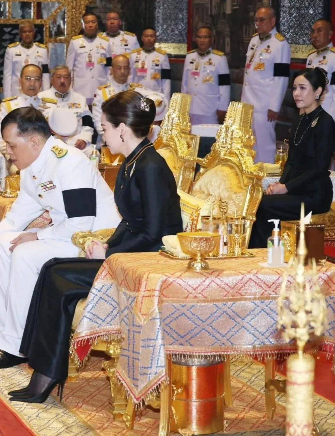 泰国王后访华“穿搭九宫格”出圈<strong></p>
<p>上港集团股票</strong>，隆重珠宝展现用心诚意