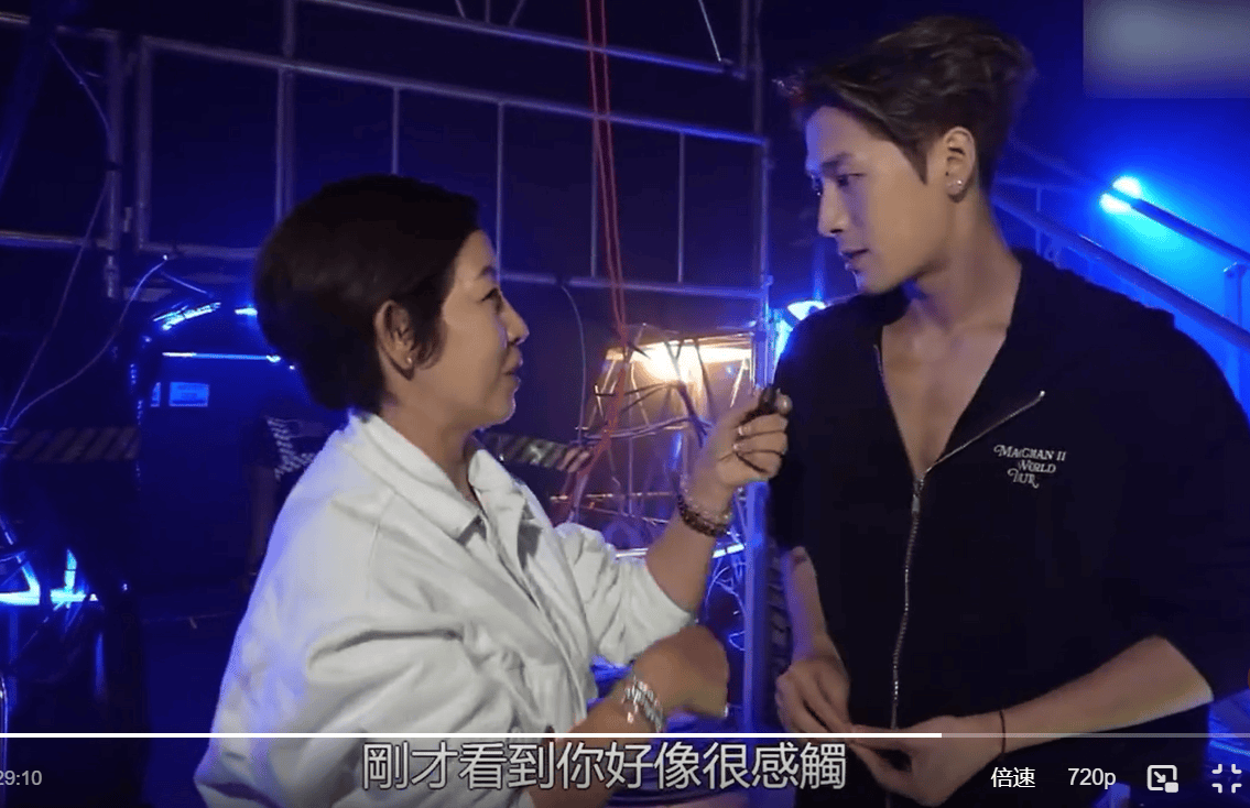 王嘉尔自曝做缩小脸部的医美：做艺人确实要做医美，只是别人不公开