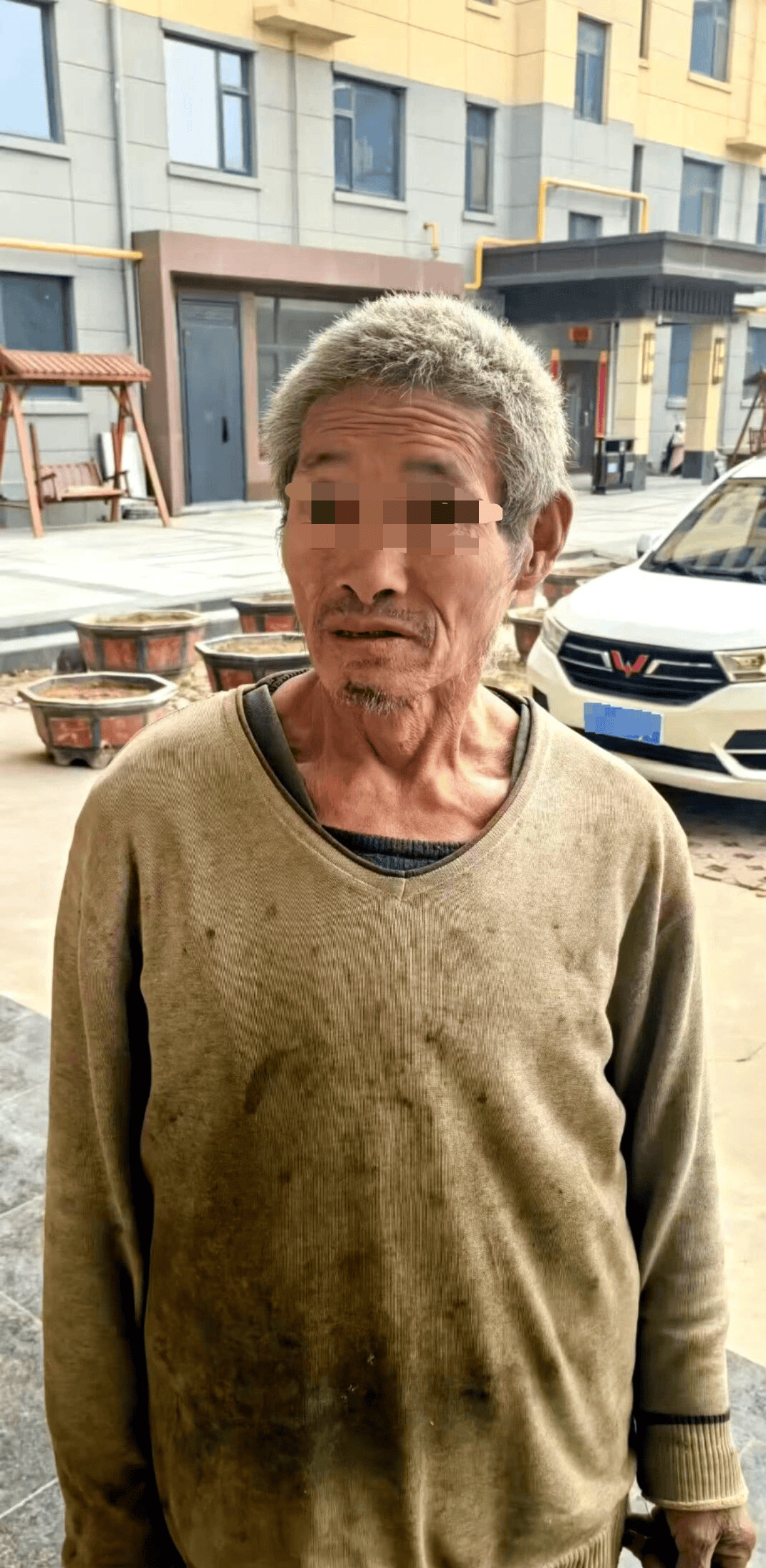 男子一次性收到11年工资38万元<strong></p>
<p>立讯精密股票</strong>，老板曾辩称“路遇乞讨好心收留，属自愿劳动”