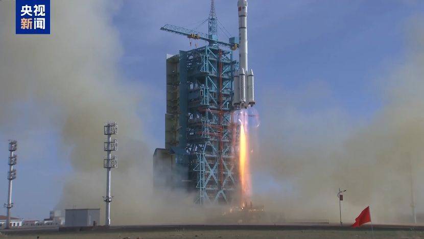 首次应急发射<strong></p>
<p>立讯精密股票</strong>！神舟二十二号飞船发射圆满成功！飞船上装了啥？怎么装？一文揭秘