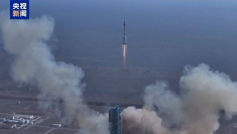 首次应急发射<strong></p>
<p>立讯精密股票</strong>！神舟二十二号飞船发射圆满成功！飞船上装了啥？怎么装？一文揭秘