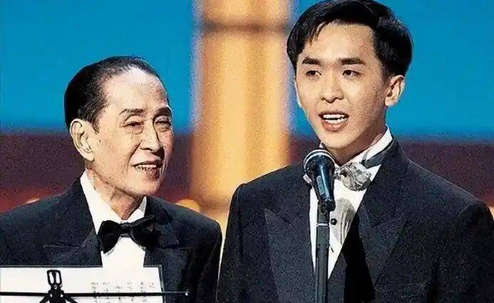 考古|港圈富二代曝被百名女星投怀送抱？交往3个女友雨露均沾<strong></p>
<p>启明星辰股票</strong>，他是现代韦小宝