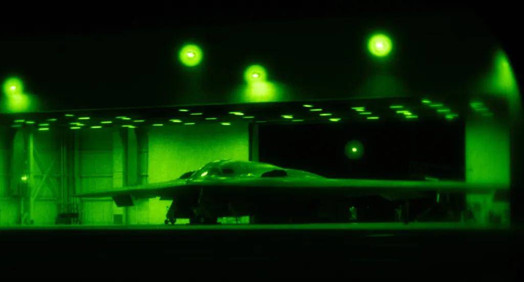 美媒：想让B-21深入中俄腹地<strong></p>
<p>中信建投股票</strong>，自由出入肆意轰炸，100架远远不够