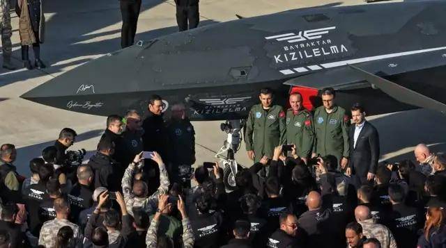 我们落后了？土耳其完成“世界首次无人机发射空空弹”<strong></p>
<p>长信科技股票</strong>，性能如何