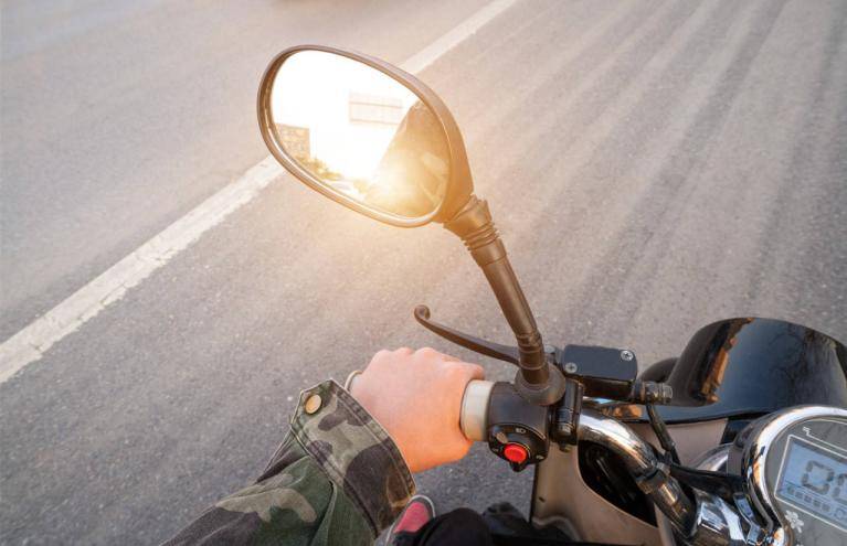 交付8万辆却蒸发5000亿市值<strong></p>
<p>长信科技股票</strong>，雷军“抄底”小米能否对抗空头？