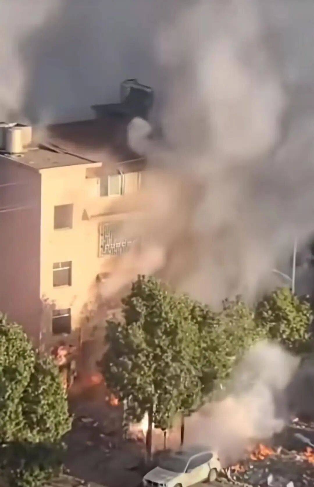 郴州发生燃爆的烟花爆竹店老板已去世<strong></p>
<p>长信科技股票</strong>，家属最新回应