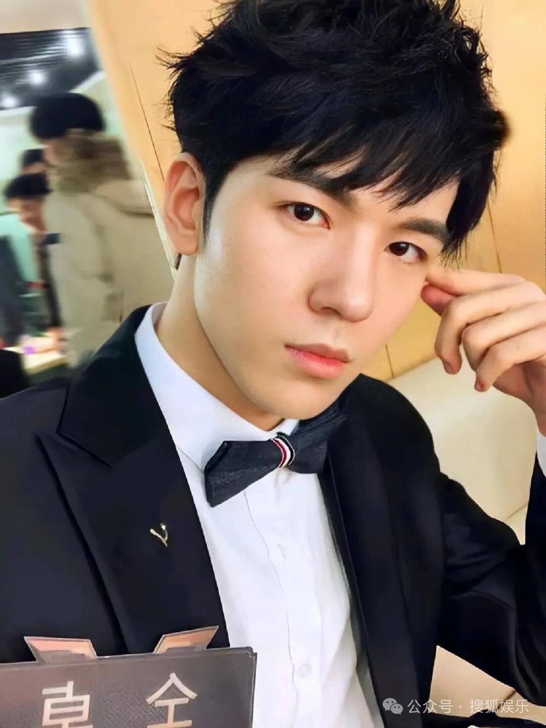 又一对魔幻的圈内姐弟恋曝光<strong></p>
<p>怎么申请股票开户</strong>！这组合有点太超前了......