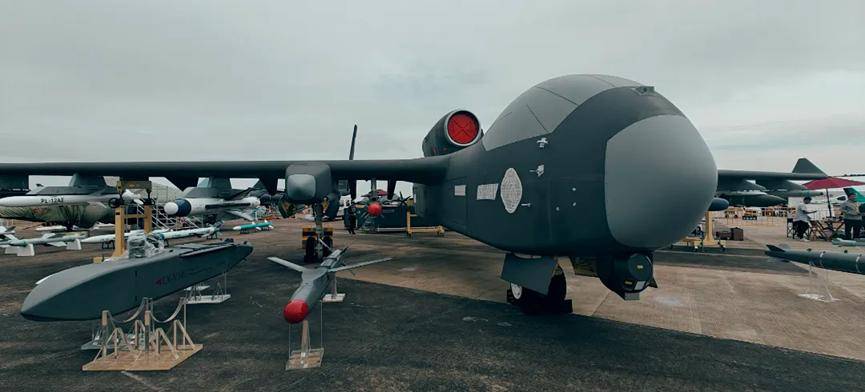 中国“空中航母”首飞成功<strong></p>
<p>高德红外股票</strong>！