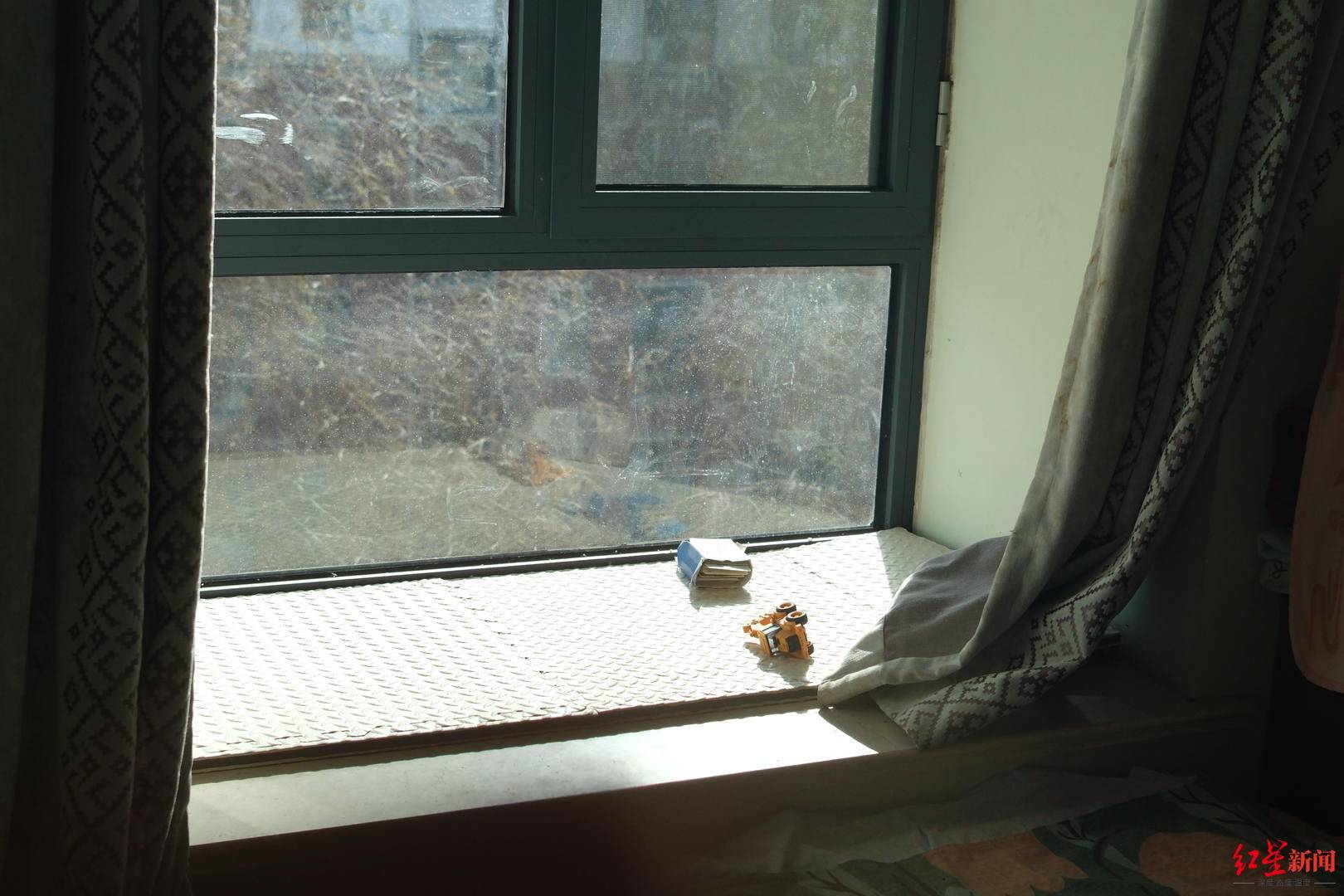 8岁自闭症男童苍山走失后身亡 深陷漩涡的父母：<strong></p>
<p>高德红外股票</strong>我们全家都在用爱托举这个孩子丨2025未完待续