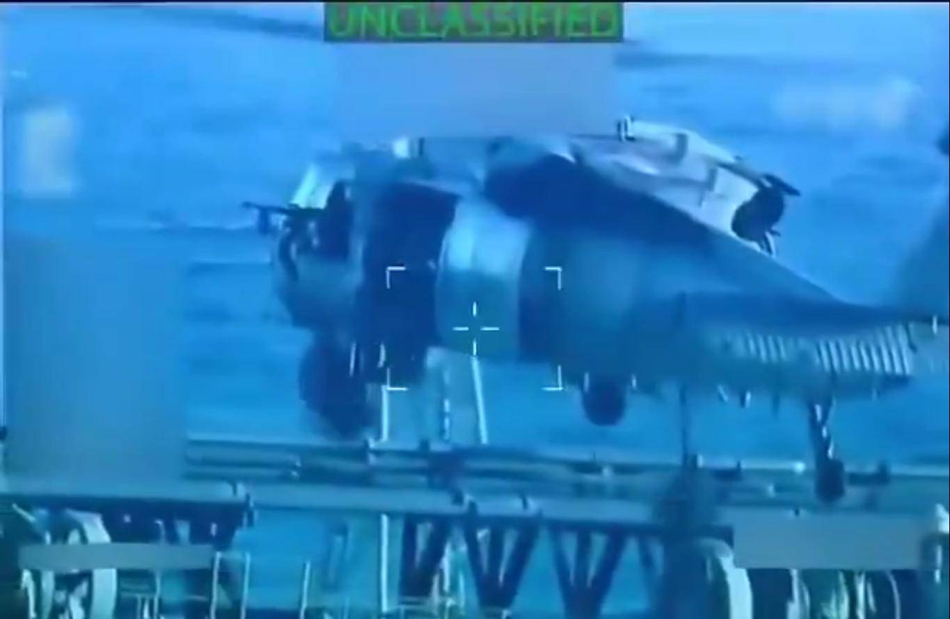 比导弹打击更狠！美军空降油轮<strong></p>
<p>高德红外股票</strong>，抢110万桶石油，打击中俄古委伊