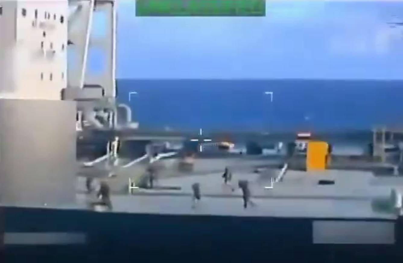 比导弹打击更狠！美军空降油轮<strong></p>
<p>高德红外股票</strong>，抢110万桶石油，打击中俄古委伊