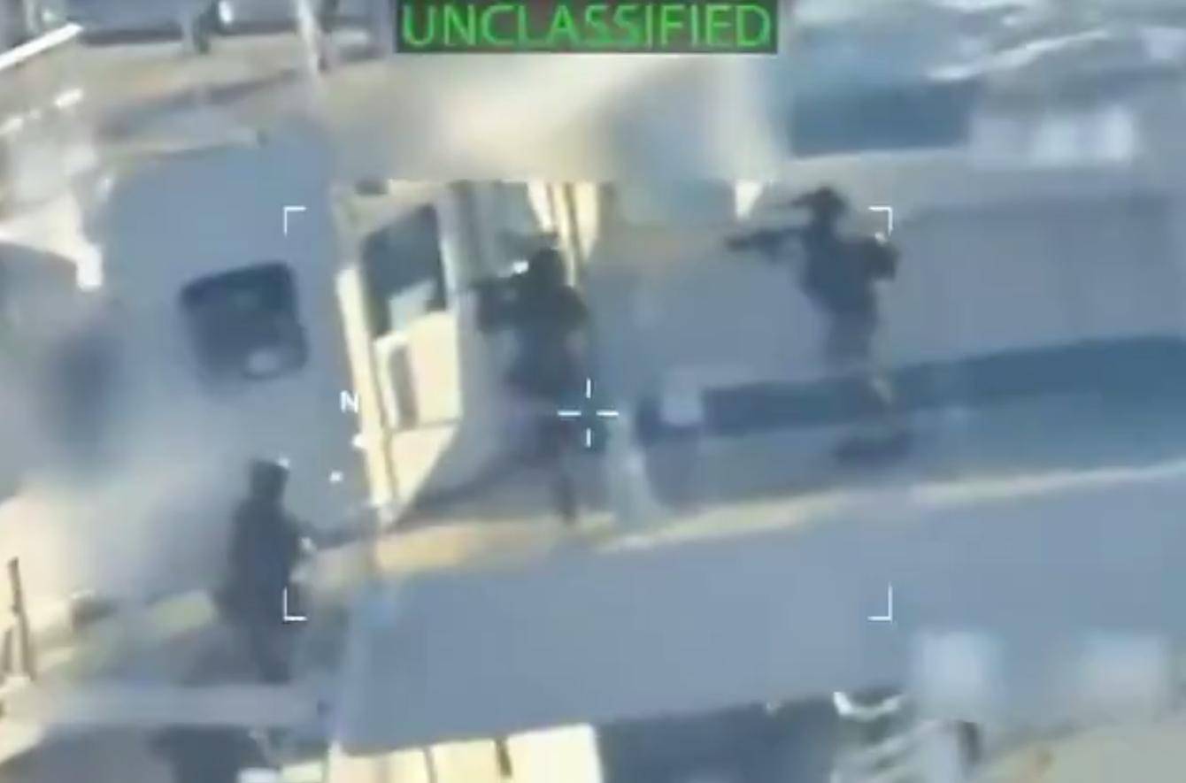 比导弹打击更狠！美军空降油轮<strong></p>
<p>高德红外股票</strong>，抢110万桶石油，打击中俄古委伊