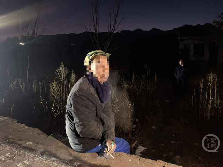 上游调查｜“村书记”连10+10都不会算<strong></p>
<p>股票人</strong>，假红头文件藏着 “顶包” 的鬼