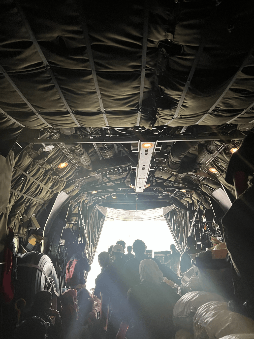 苏门答腊洪灾：千人死亡、毁林恶果、华人自救与亚齐海啸创伤｜907编辑部