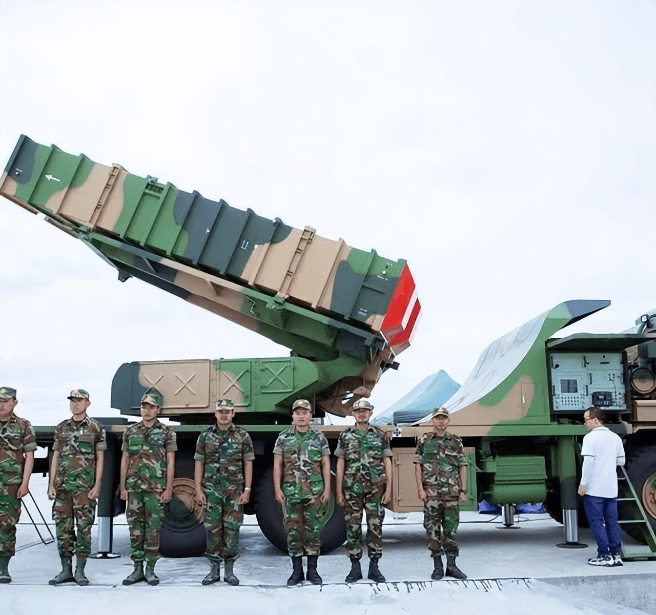 炸大桥<strong></p>
<p>奋达科技股票</strong>，炸赌场，F-16突防红旗12，泰国拒绝停火，跟特朗普唱反调