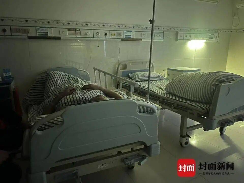 广西男子因咳嗽入院仅两天突发躁狂离世<strong></p>
<p>奋达科技股票</strong>，当地卫健委介入