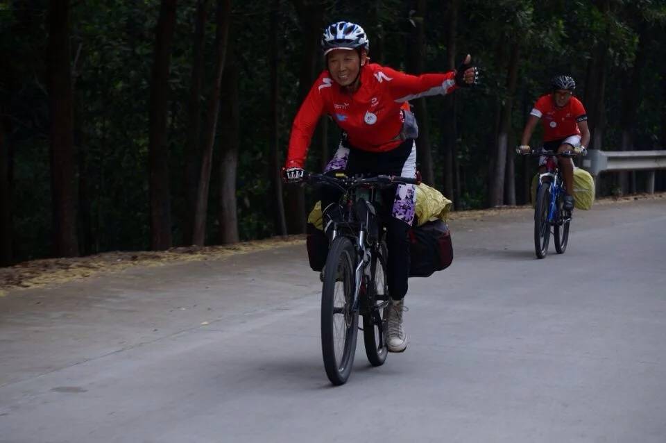 71岁奶奶获健美比赛冠军：被儿媳夸偶像<strong></p>
<p>汉得信息股票</strong>，无视“老了就在家等死”的言论