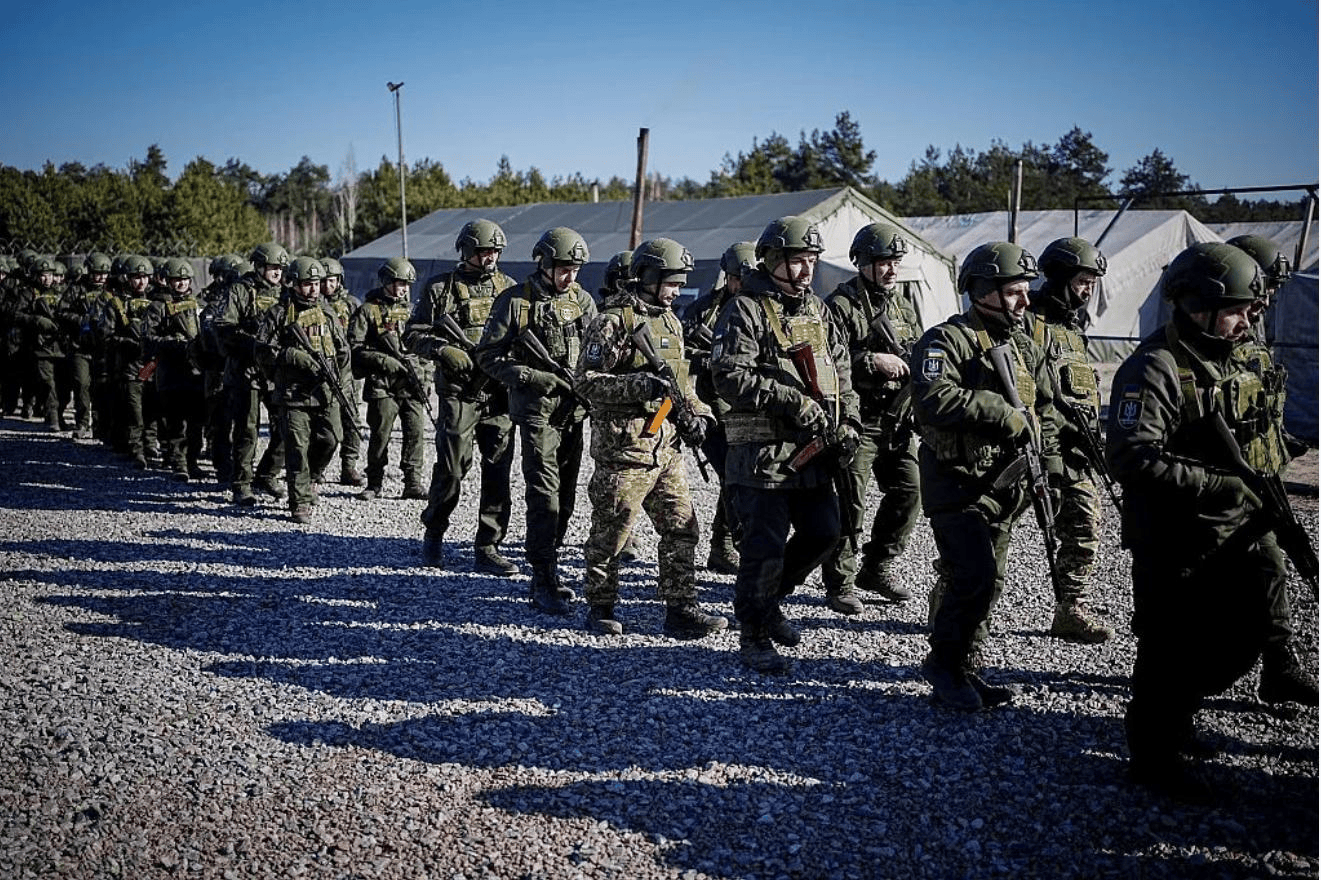 情况骤变!乌24小时夺回市中心<strong></p>
<p>潮宏基股票</strong>,乌军3个旅反攻俄军2个军