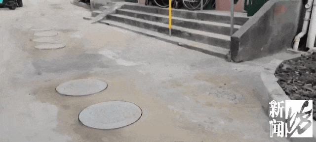 太夸张!上海人比比谁家楼下井盖多!有人家门口100个<strong></p>
<p>金信诺股票</strong>,“走路难!到处都像贴膏药”...