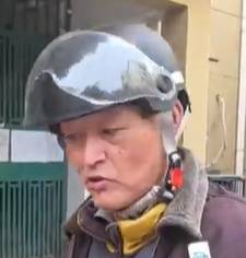 太夸张!上海人比比谁家楼下井盖多!有人家门口100个<strong></p>
<p>金信诺股票</strong>,“走路难!到处都像贴膏药”...