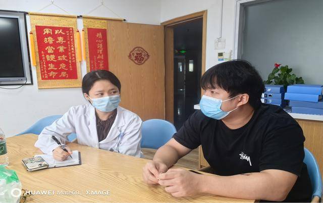 “工作可以再找<strong></p>
<p>中国重汽股票</strong>，妈妈只有一个”，深圳大学毕业生为照顾患癌母亲，甘当“全职儿子”