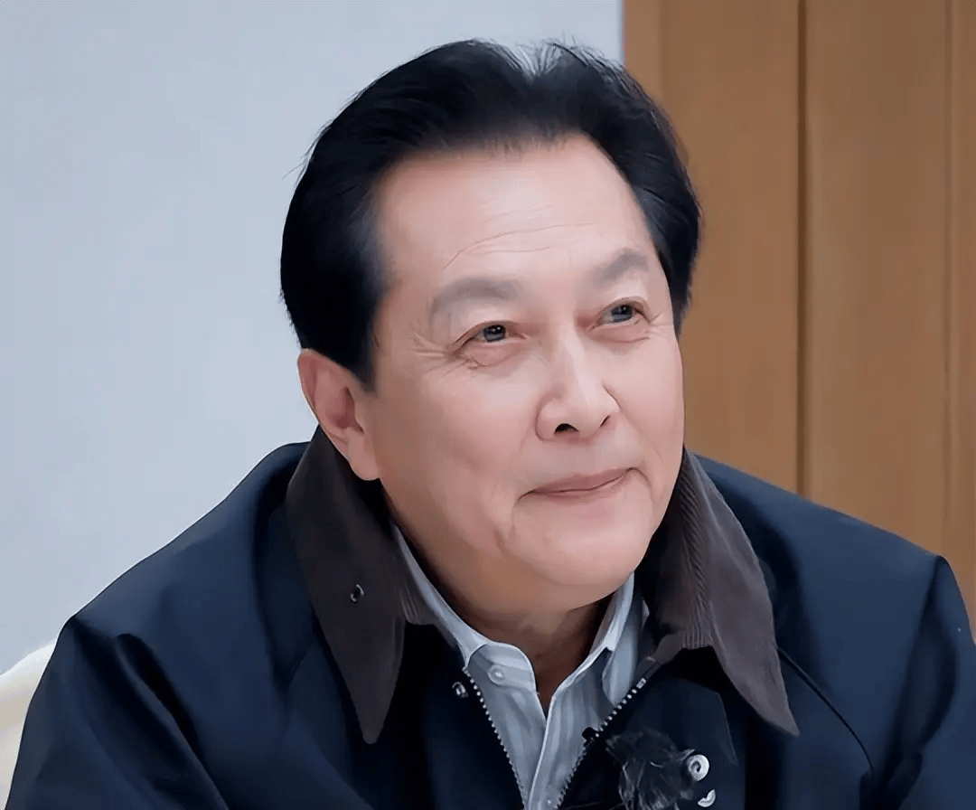 唐国强拍短剧王刚疯狂接商演<strong></p>
<p>道明光学股票</strong>！老来得子的他们为养娃不敢退休！