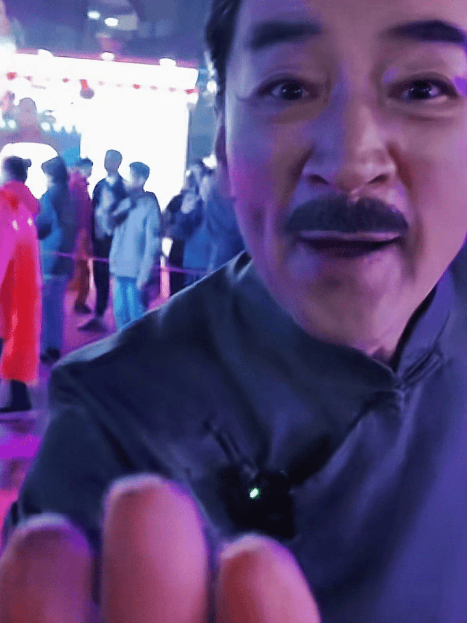 唐国强拍短剧王刚疯狂接商演<strong></p>
<p>道明光学股票</strong>！老来得子的他们为养娃不敢退休！